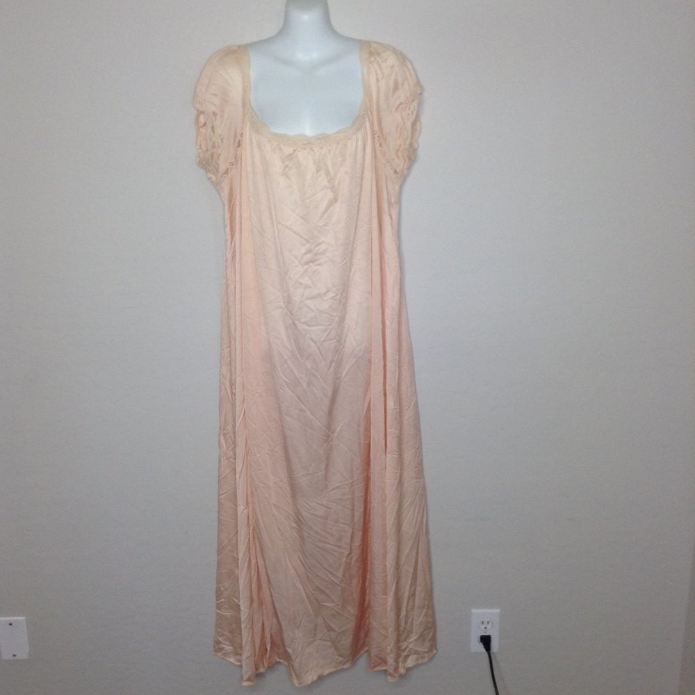 Vintage Womens Olga Full Length Night Gown Style 9629 Peach Pink Size Medium